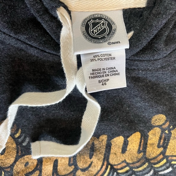 Pittsburgh Penguins NHL brand Hoodie Girls Youth Size Small - Picture 3 of 5